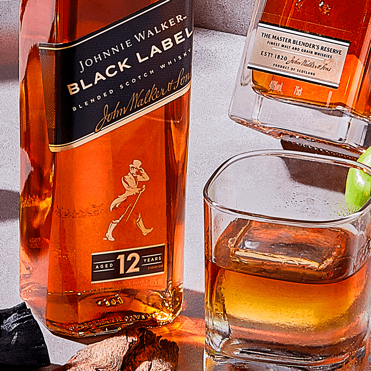 Kit Whisky Johnnie Walker Black Label 12 anos 1L - 6 Garrafas